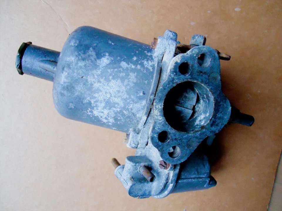 A pair of SU HS-4 Carburators to clean & rebuild original to MGB & MGBGT "70s - Image 3 of 4