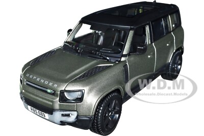 2022 LAND ROVER DEFENDER 110 GREEN MET. 1/24 DIECAST MODEL CAR BY