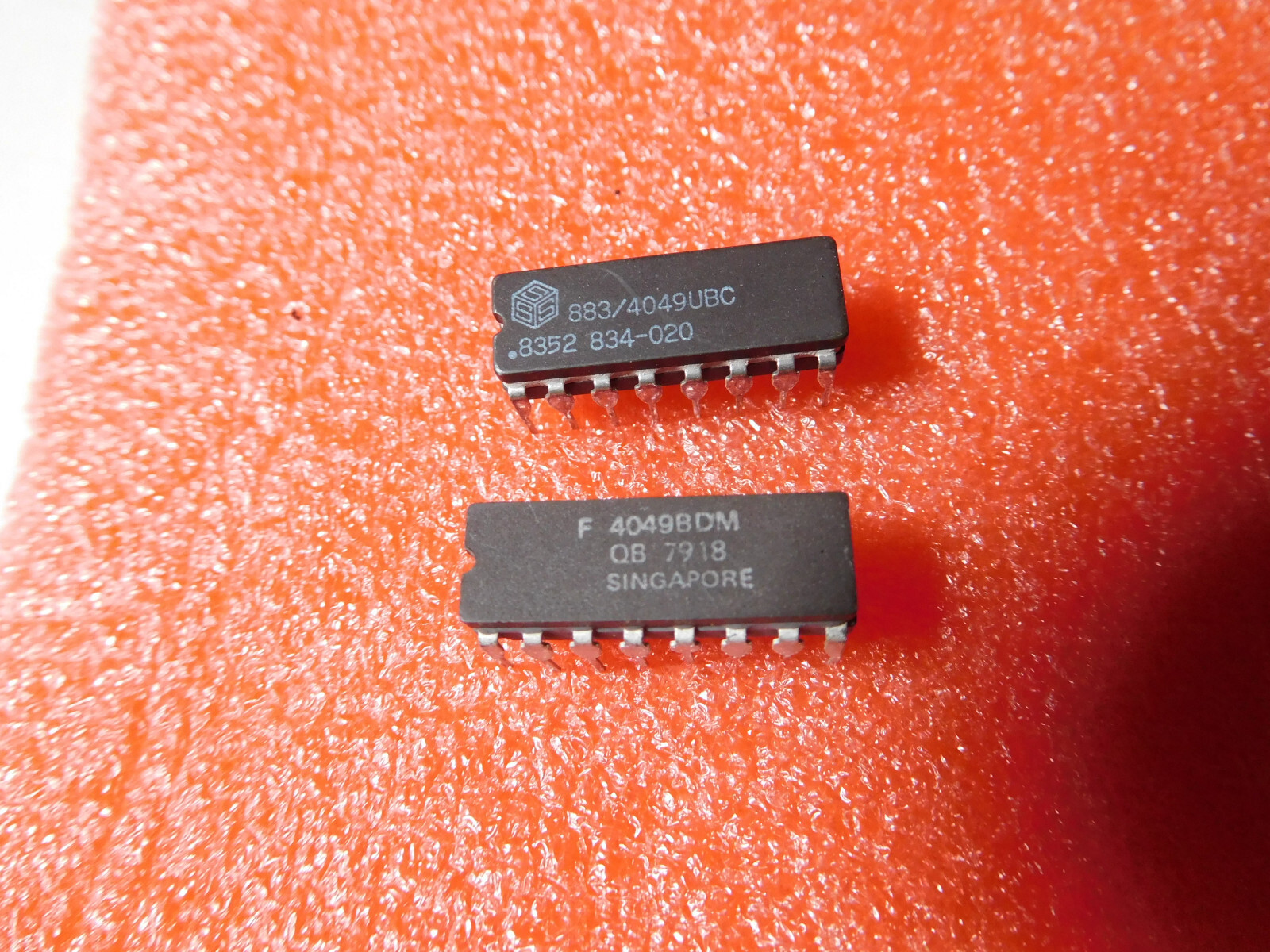 Lot of 2: CD4049 (MC14049) ceramic DIP IC - NOS. USA Seller, fast ship ...