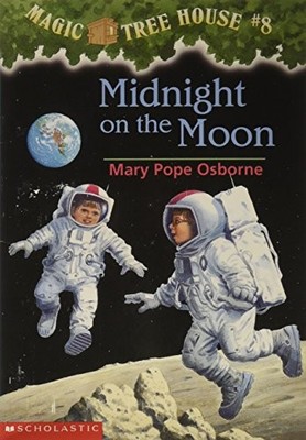 Magic tree House #8, midnight on The Moon by osborne, May Pope Book The Fast
