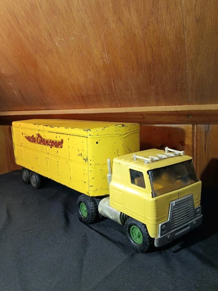 Vintage 21 1/4" Ertyl International Semi w/Structo Transport Trailer T16 - Image 2 of 4