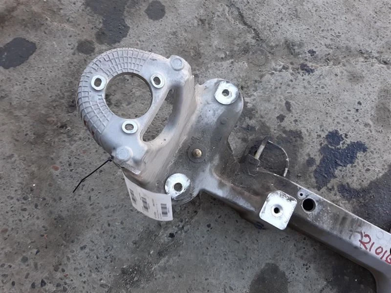 Crossmember/K-Frame Front Suspension 06-11 CROWN VICTORIA 6W1Z5C145BD - Image 4 of 4