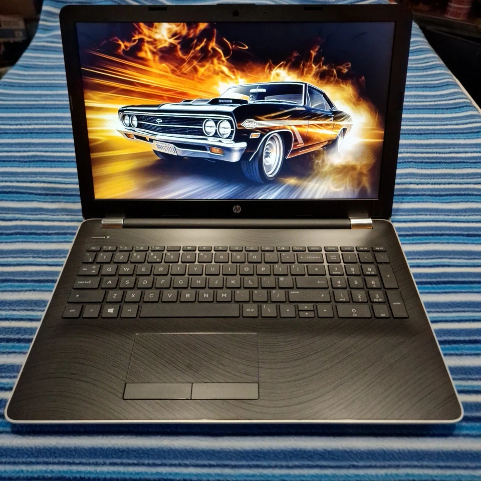 HP 15-bs080na,  i7 , 15.6 ", Windows 11, 256Gb M2 SSD + 1Tb HDD,  12Gb DDR4 RAM - Image 2 of 4