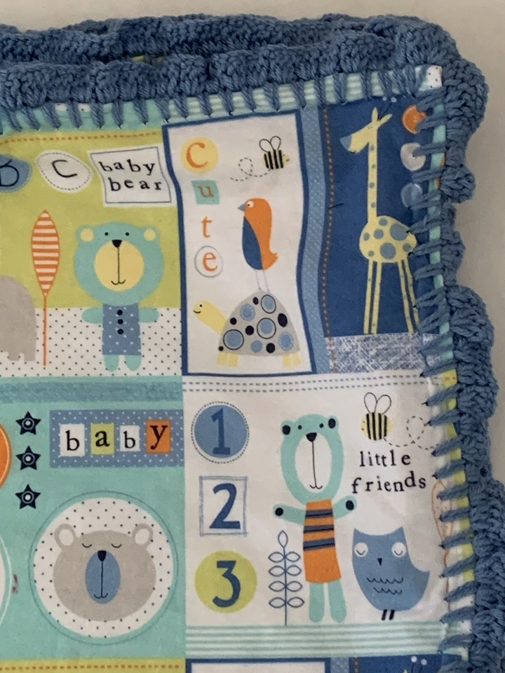 Manta bebé franela niños animales letras y números ganchillo borde azul 43 x39 Foto 2 de 4
