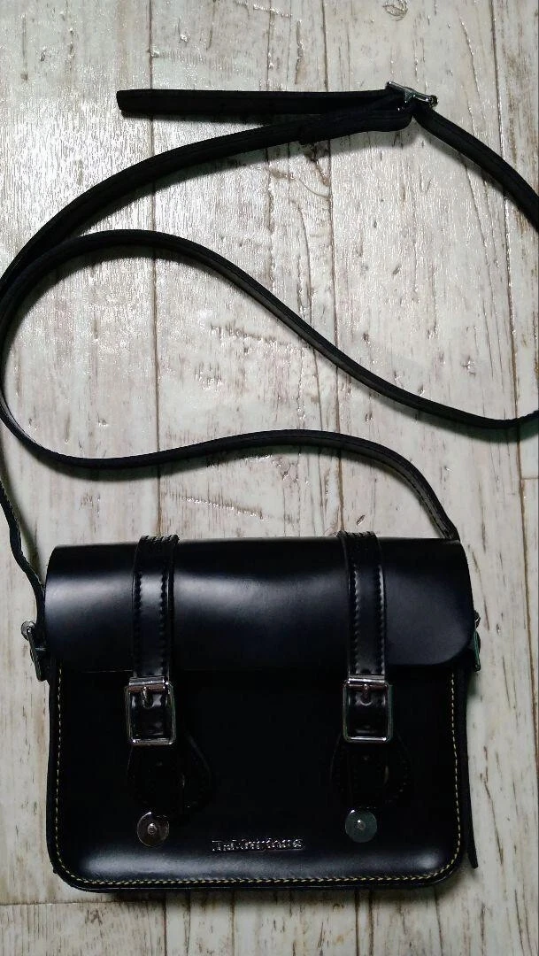 7 Inch Leather Crossbody Bag in Black