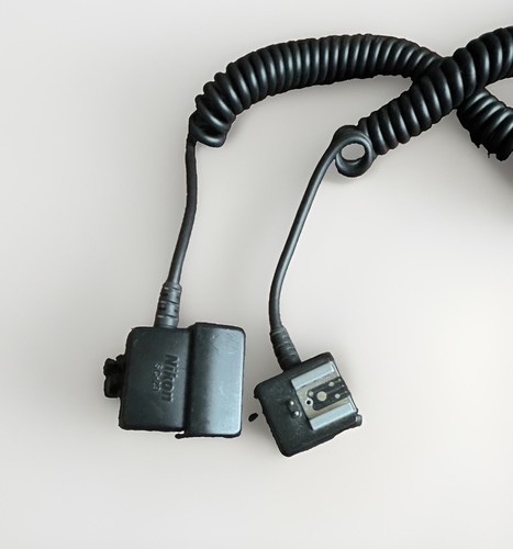 Nikon SC-17 TTL Coiled Off-Camera Shoe Sync Cord 1.8m Black for Flash