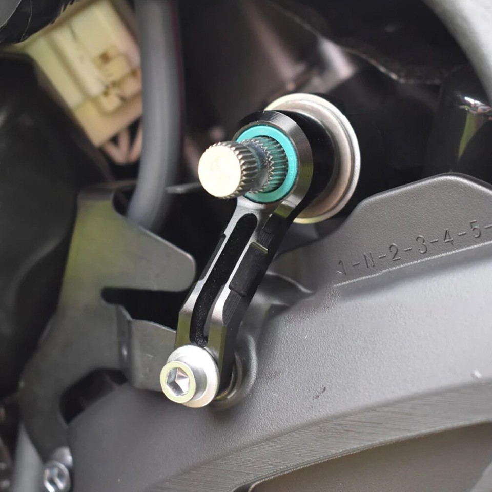 Repose-pied Passager Arrière Noir Pour Yamaha YZF R1 / R1S / R1M (2015-2018)