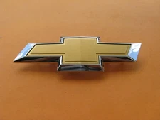 21 22 23 CHEVROLET TRAILBLAZER FRONT EMBLEM LOGO BADGE SIGN SYMBOL USED A41878