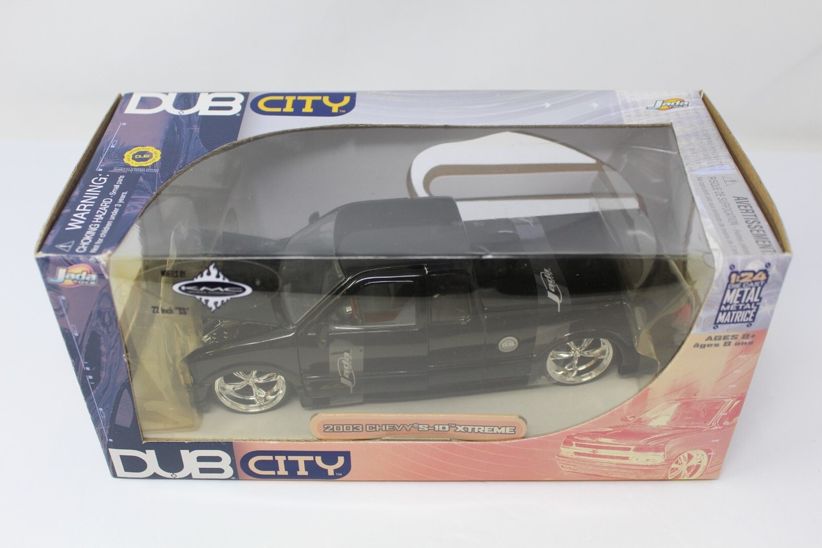 DUB CITY 2004 CHEVY S-10 XTREME ミニカー DUB CITY 2004 CHEVY S-10 XTREME ミニカー 1/24 Dub City 2004