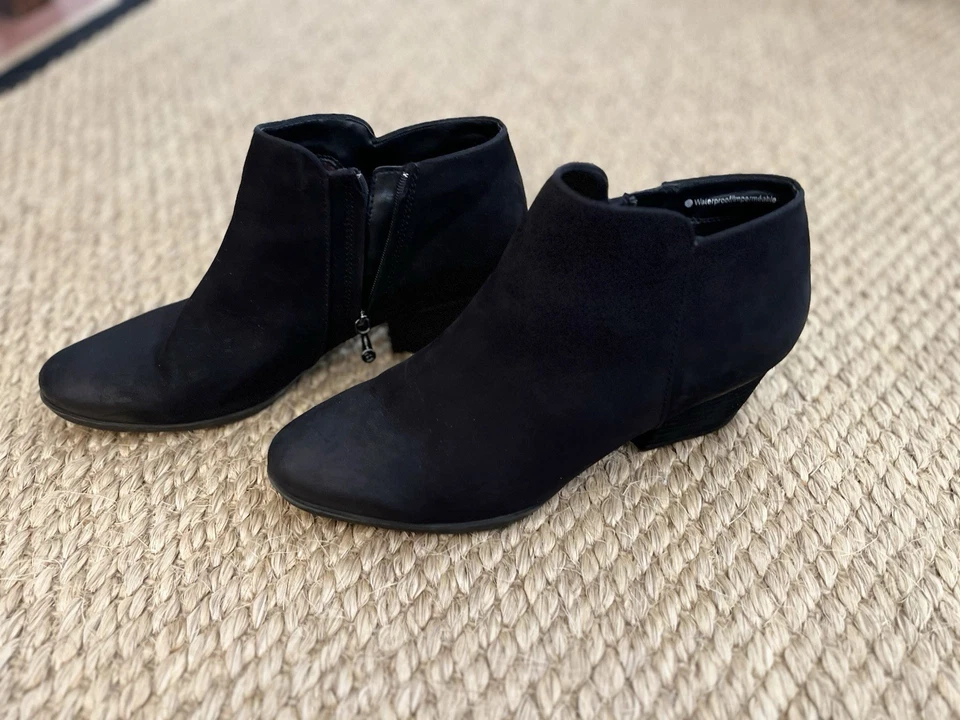 Botines Blondo Mujer Talla 11 Negro Gamuza Cremallera Lateral Tacón Bloque Impermeables Foto 3 de 4