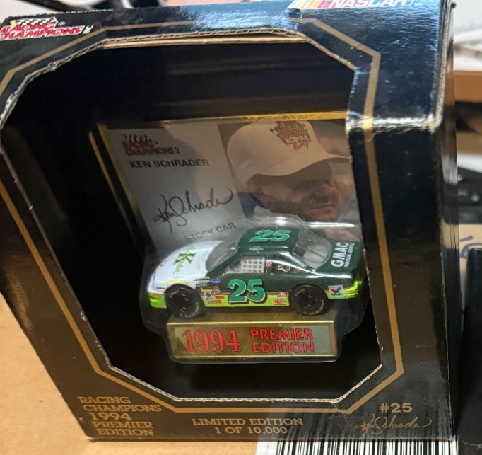 KEN SCHRADER---1994PREMIER EDITION---1/64 RACING CHAMPION CAR IN BOX