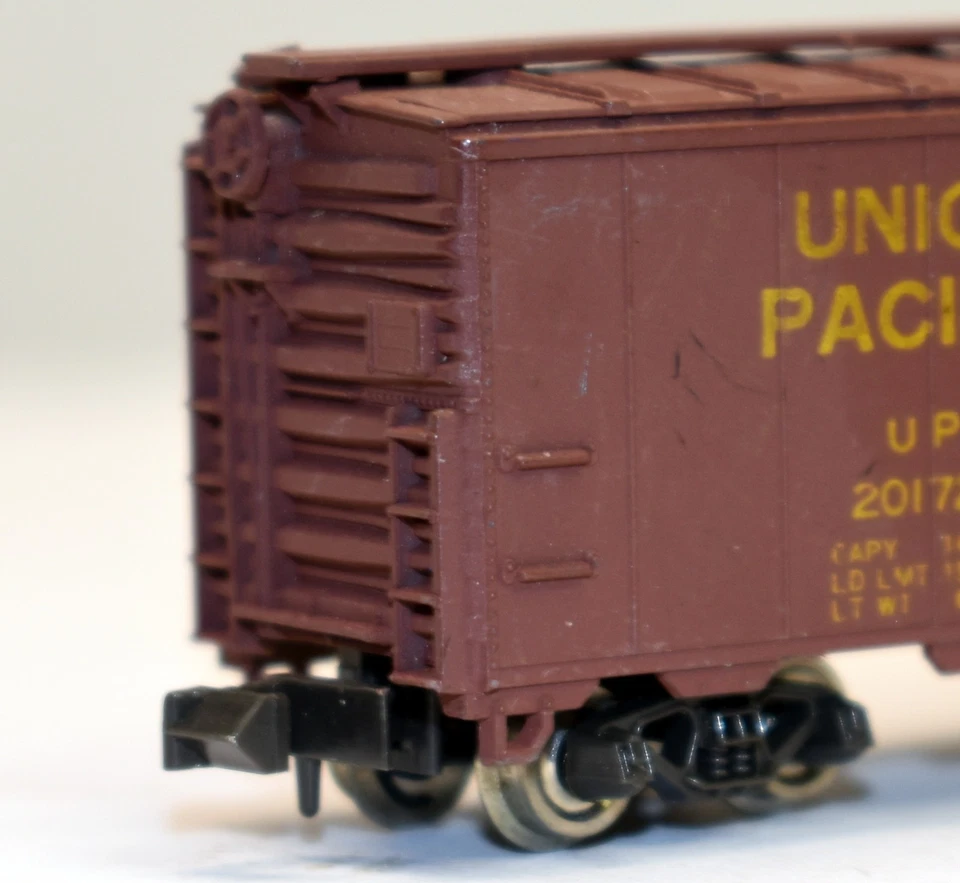 CON-COR N Scale UNION PACIFIC 52' Single Door Box Car #201721; Metal Wheels - Image 3 of 4