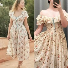 Doen bright spring day floral lace countryside style grand dress