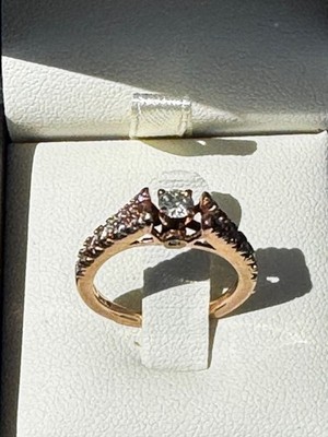 Luxus Designer Marke 14k Rotgold 0,75 Karat Gesamt Diamant Ring Größe O