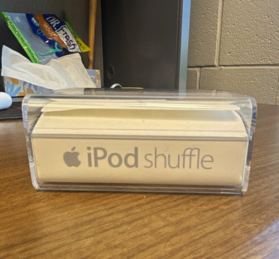 Apple iPod shuffle 4th Gen 1GB Blue MP3 Player Headphone Jack USB Cable bundle