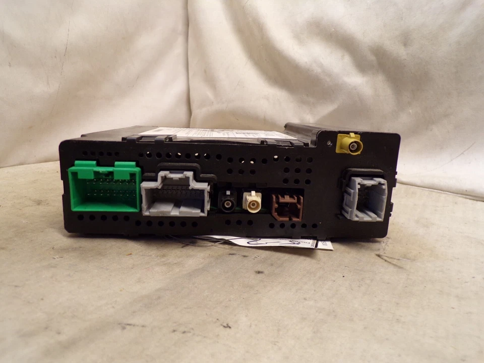 2017 17 Chevrolet Suburban 1500 Radio Receiver 84222864 B43 - Image 3 of 3