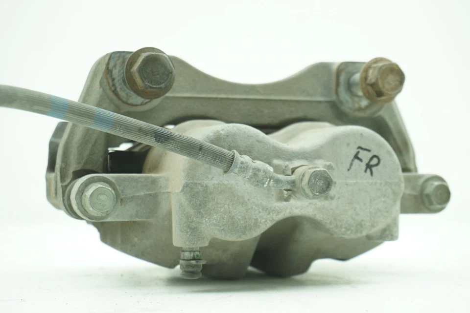 Pinza de freno del lado del pasajero delantero derecho Honda Odyssey 2018-2022 OEM Foto 2 de 4