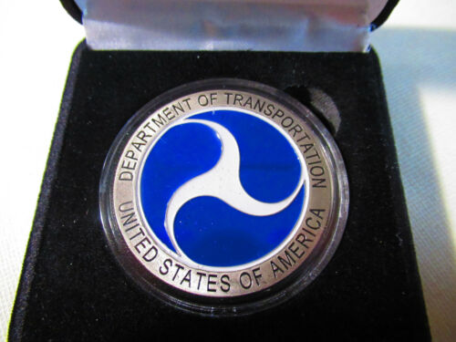 U S Department of the Transportation Challenge Coin w/ Presentation Box - Picture 1 of 9