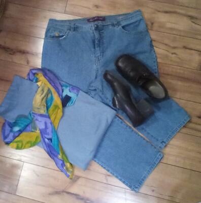Vintage Women's Gloria Vanderbilt Size 14 Jeans, Turtleneck Scarf and Shoes