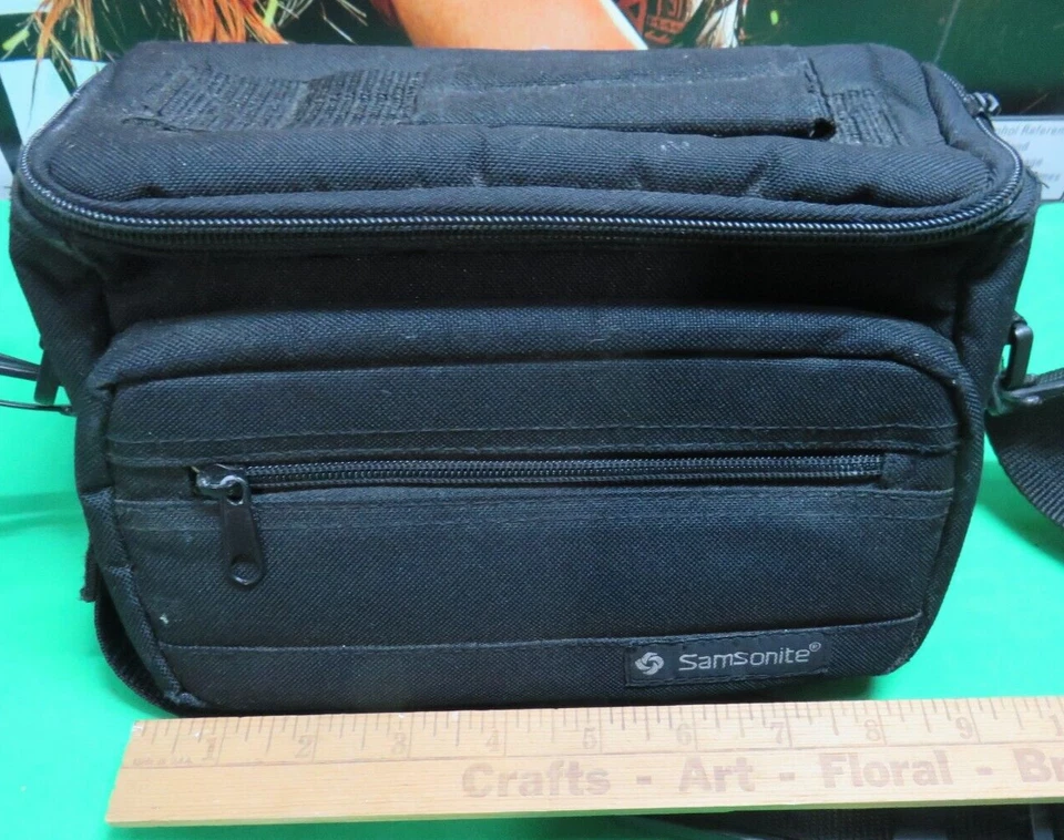 Bolso para cámara Samsonite negro acolchado correa ajustable para el hombro y divisor interior Foto 4 de 4