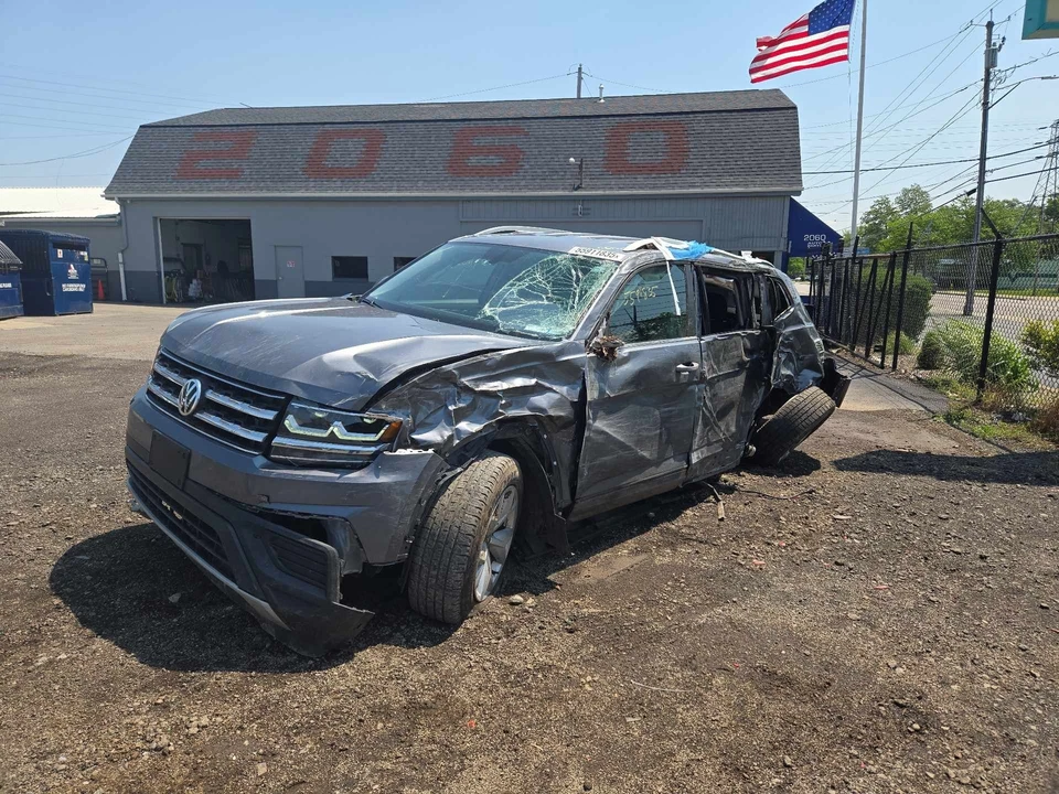 Used Washer Fluid Reservoir fits: 2019 Volkswagen Atlas Grade B Foto 2 de 4