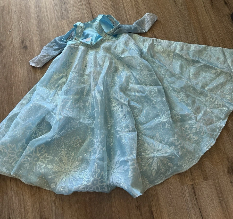 Disney Store Limited Edition Frozen Elsa Costume Light Up Dress Child Size 6 - Image 4 of 4