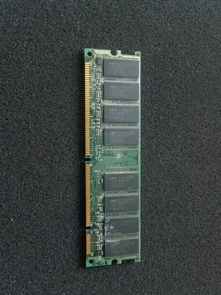 ELPIDA 256MB SDRAM PC133U CL3 168-Pin DIMM ( P/N: MC-4532CD647XF-A75 ) - Image 2 of 3