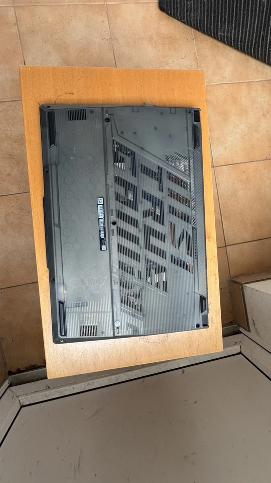 MSI Cyborg 15 . - Bild 4 von 4