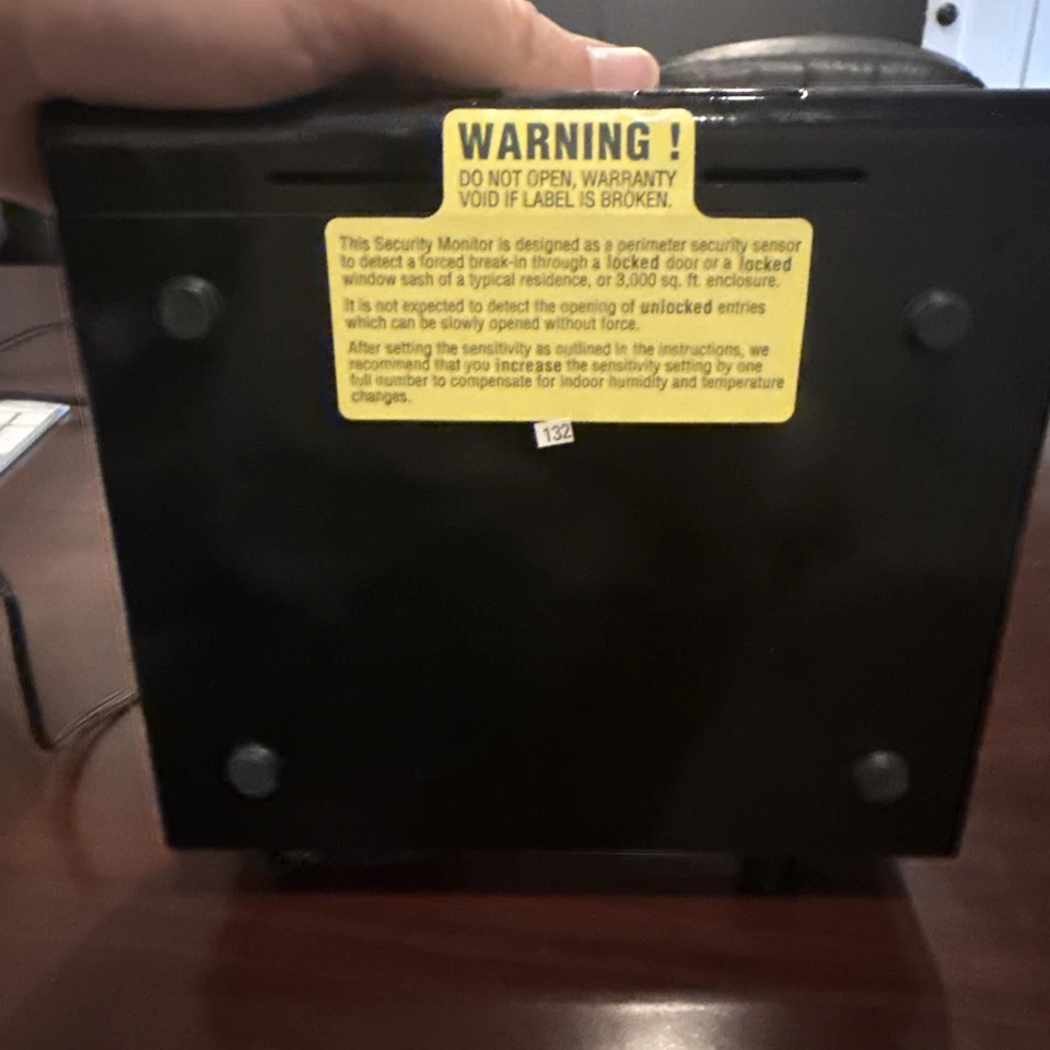 Quorum A-160 Security Monitor - Used, Fully Working, Includes Key - Image 4 of 4