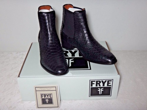 NWT Frye Dara Chelsea Short Boot Sz6.5 