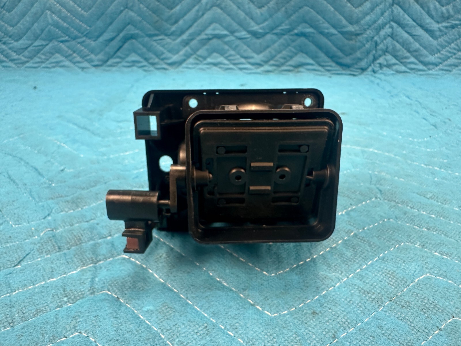 Bentley Flying Spur Center Console Rear Air Vent Passenger's Side 2006-2012 OEM
