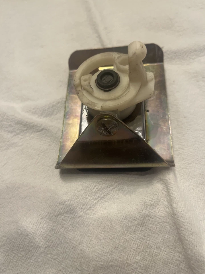 Cerradura de maletero Volvo 240 1984-1989 OEM 1984-1989 y 1986-1993  Foto 3 de 3