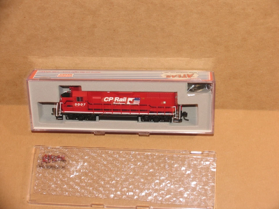 Atlas Canadian Pacific CP Rail GP-38 Locomotive #3007 DCC Ready N Scale 555506 - Image 4 of 4