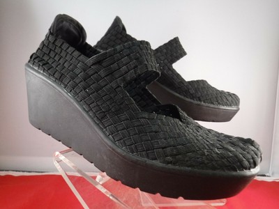 steve madden stretch shoes