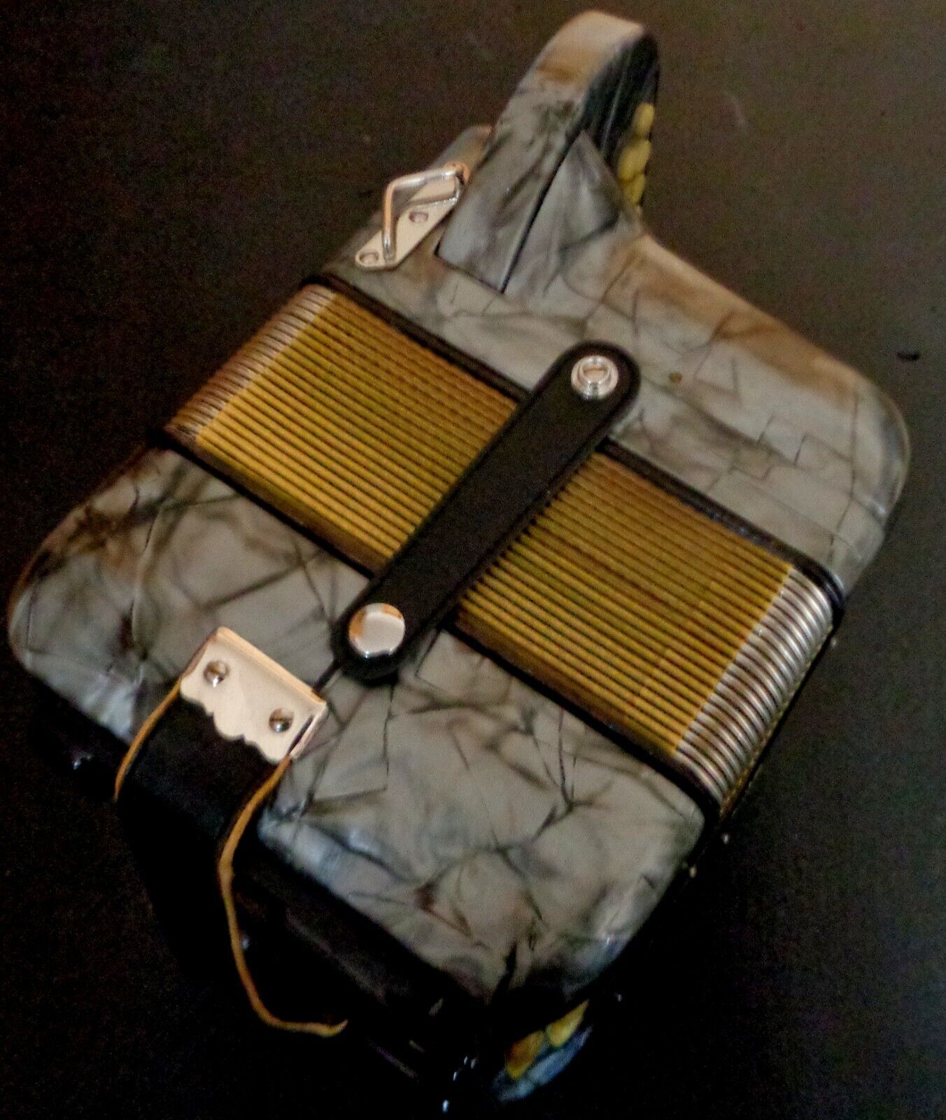 Picture 4 of 9