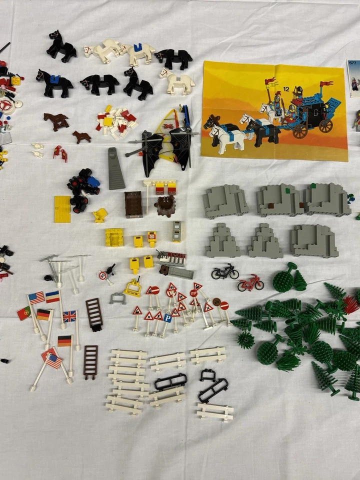 LEGO Vintage Konvolut Minifiguren Ritter Space Pferde Zubehör Sammlung LEGO 677 - Bild 4 von 4