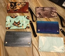 Nwt Snap closure Tri-fold Wristlet Wallet with Zippers Cats Bats Leaves Western