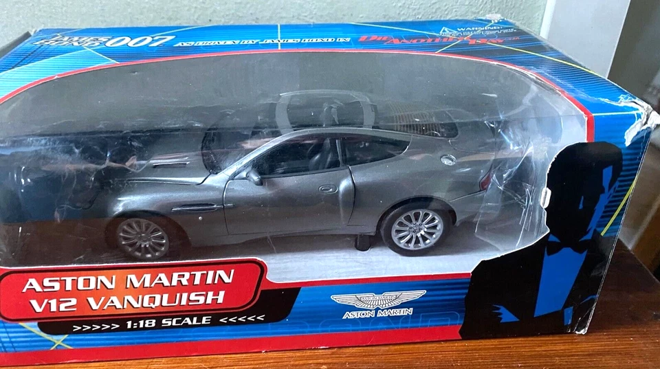 ASTON MARTIN V12 VANQUISH JAMES BOND 007 DIE ANOTHER DAY 1:18 PAUL'S MODERN ART - Immagine 2 di 4