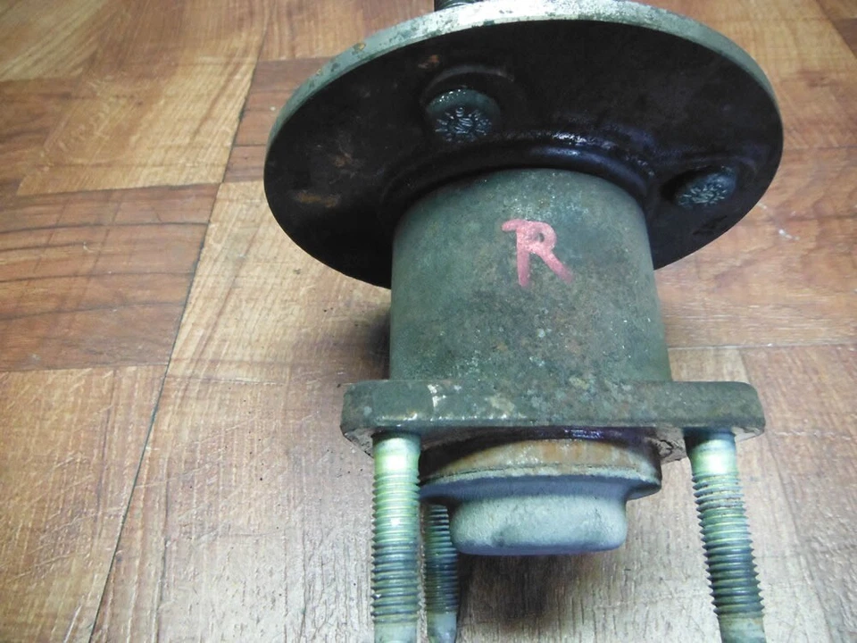 05-10 BUJE TRASERO DERECHO CHEVROLET COBALT PONTIAC G5 SAURN ION SIN ABS Foto 3 de 4