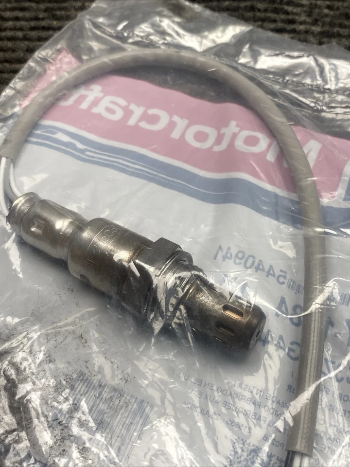 Componentes de emisión Ford OEM 05-19 E-350 Super Duty-Lwr oxígeno Snsr HC3Z-9G444-B Foto 4 de 4