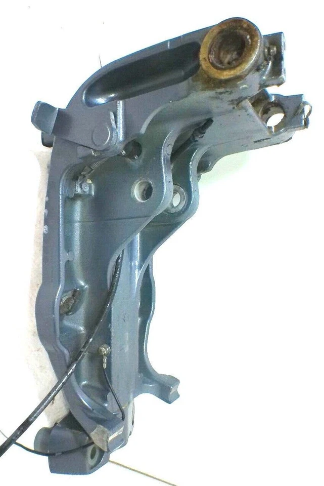 Soporte giratorio Yamaha 6H1-43311-02-4D '04-09 60-90hp Foto 2 de 4