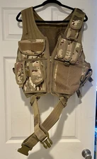 Yakeda Tactical Camouflaged Vest.Adjustable Size.Hunting,Hiking,Fishing,Camping