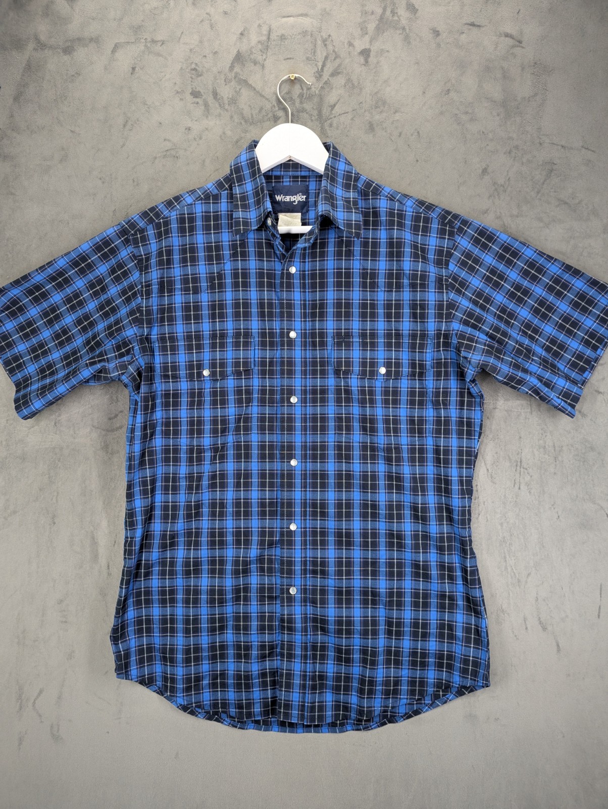Wrangler Men's Short Sleeved Shirt Plaid Size Medium Pearl Snap Cotton