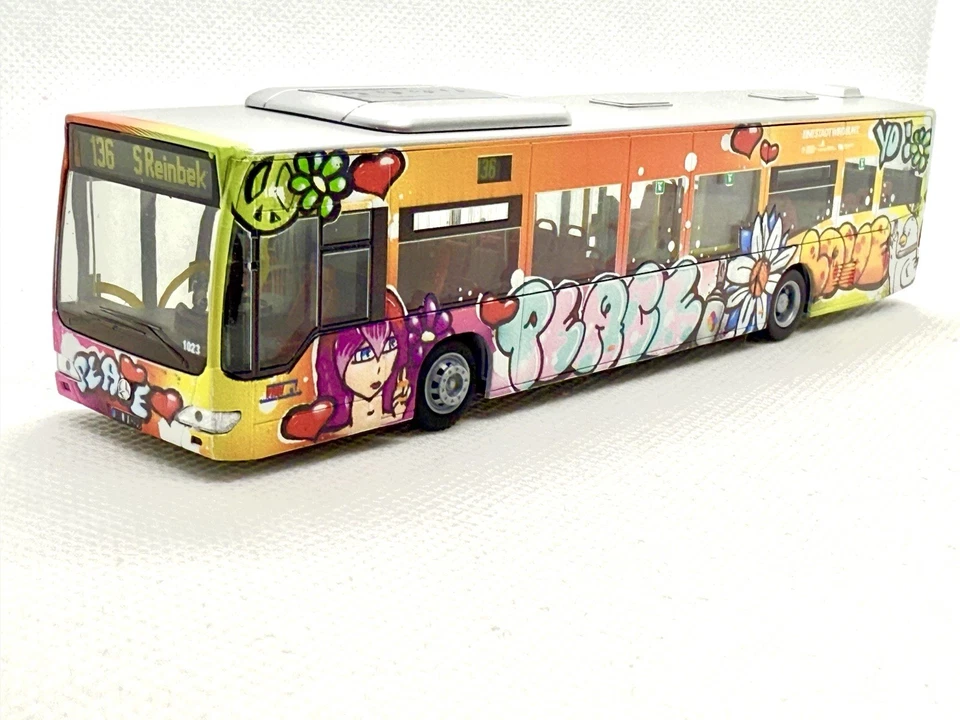 VHH Graffiti- Paintbus Hamburg Wg. 1023 Linie 136 Ziel S Reinbek HVV Rietze - Bild 3 von 4