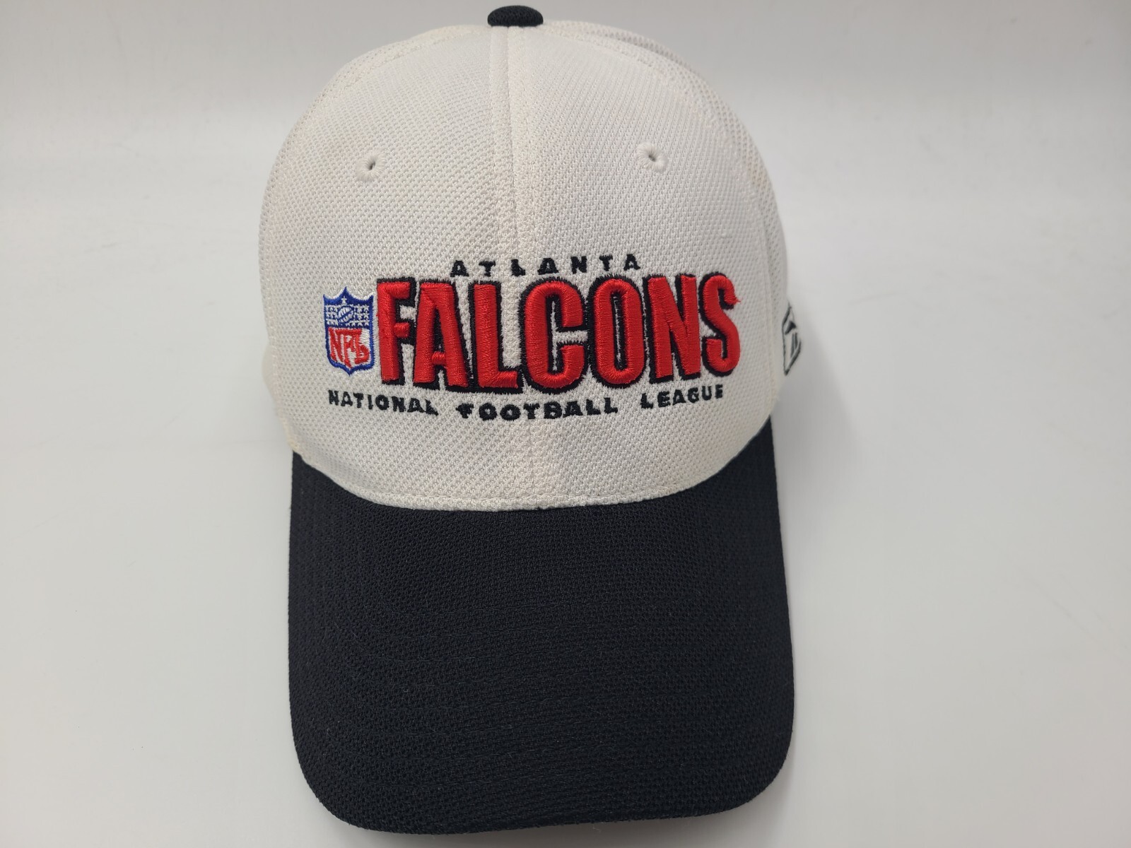 Vintage Atlanta Falcons Reebok Flex Fitted OSFM NFL Hat in White and Black