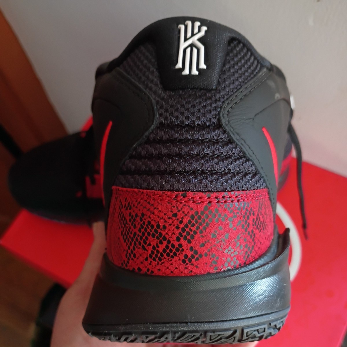 Nike Kyrie Irving Infinity Sneakers NIB Deadstock Mens Size 10