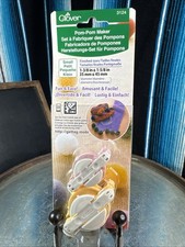 Clover Pom Pom Maker Small 1 3/8" 35mm  1 5/8" 45mm Item 3124