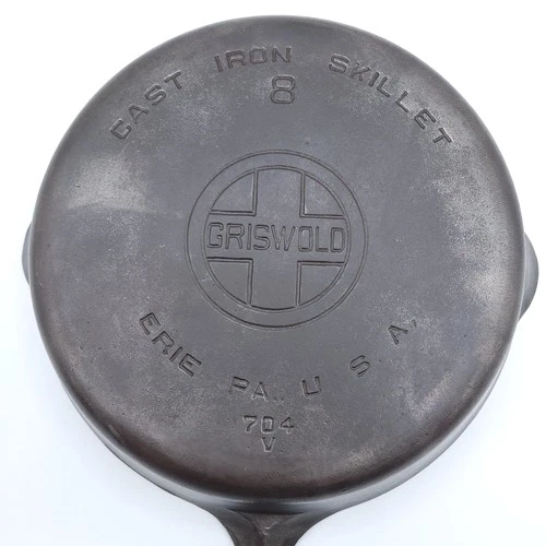 Fully Restored Griswold #8 Cast Iron Skillet Pan 10.5 Inches Logo 704  Seasoned