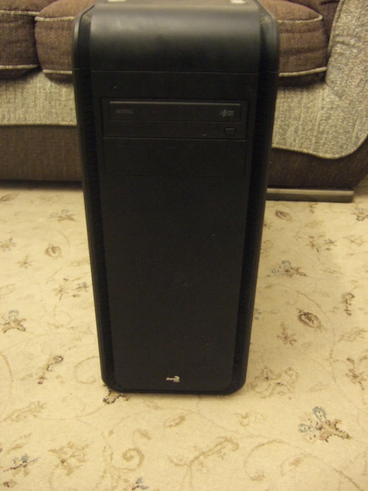 computer - Image 2 of 4