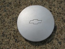 One Factory Original 2000 To 2005 Chevy Malibu Center Cap Hubcap 9593521